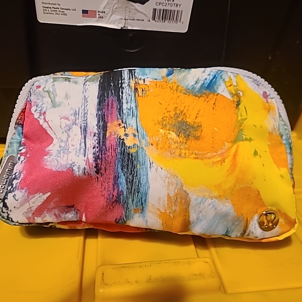 Lululemon Everywhere Belt Bag